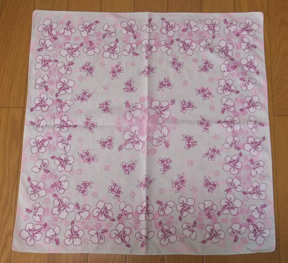 * pink series hibiscus pattern lunch Cross bandana prompt decision is extra attaching .. present parcel ... cooking home ... present 