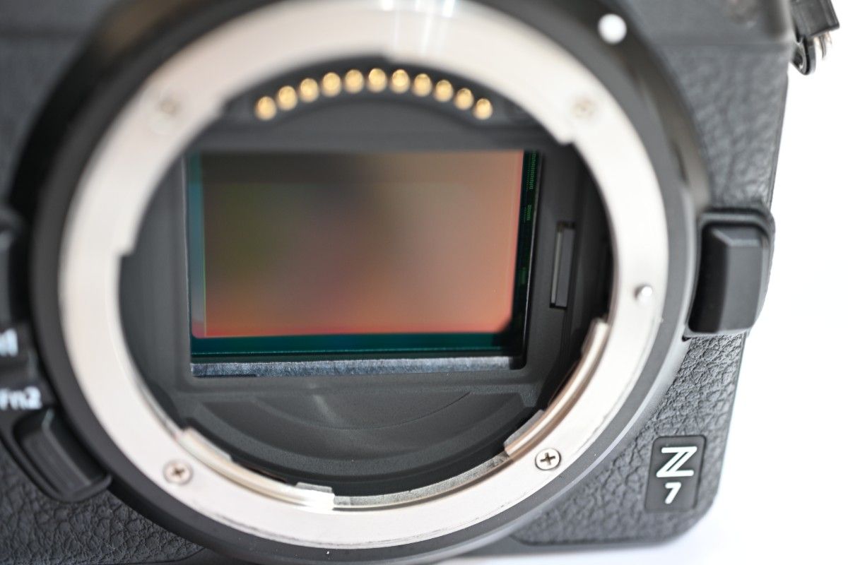 中古美品 Nikon Z7 ボディ 本体 電池 充電器 ストラップ ミラー 中古美品 Nikon Z7 ボディ 本体 電池 充電器 ストラップ ミラー