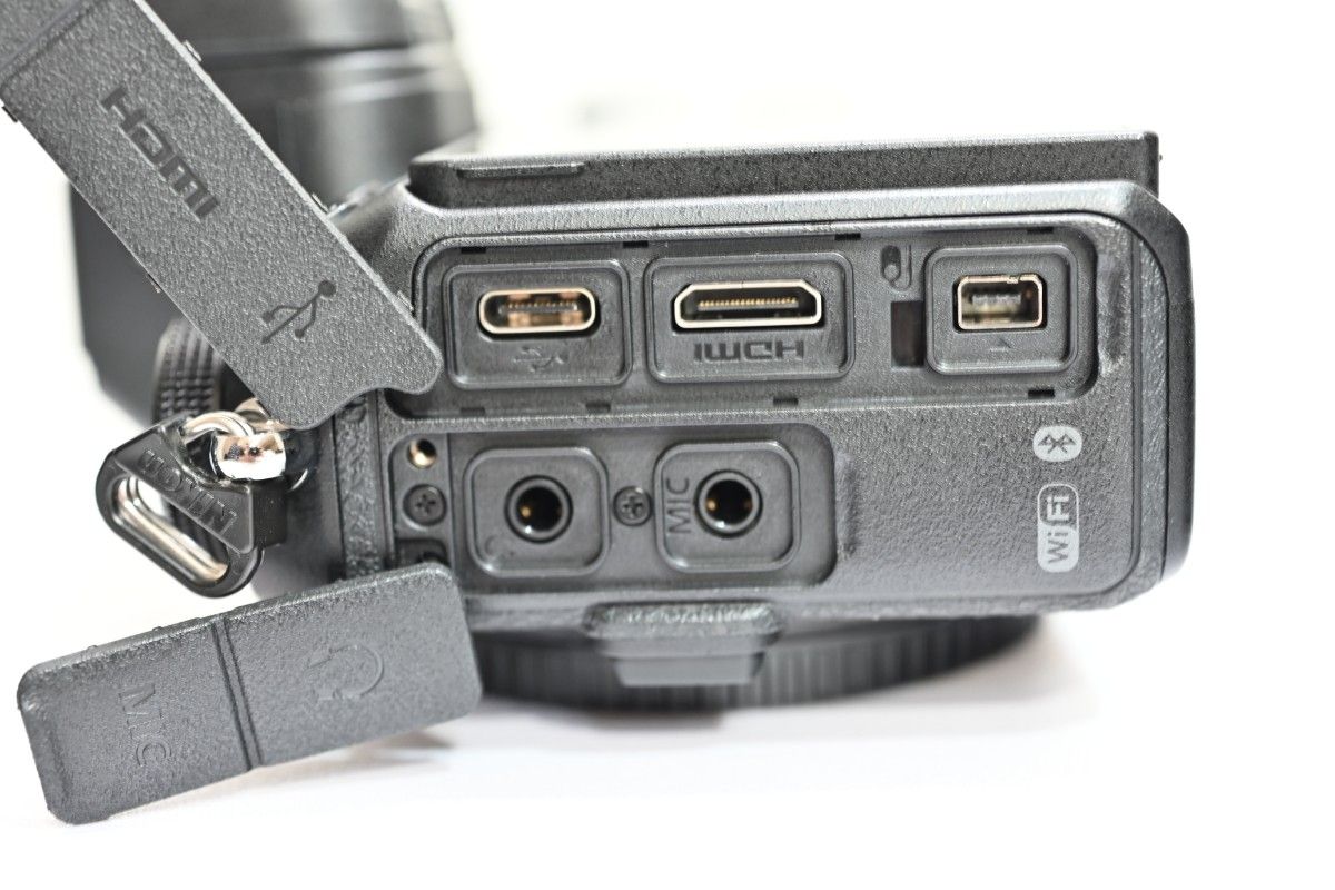 中古美品 Nikon Z7 ボディ 本体 電池 充電器 ストラップ ミラー 中古美品 Nikon Z7 ボディ 本体 電池 充電器 ストラップ ミラー