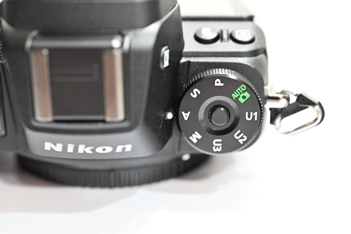中古美品 Nikon Z7 ボディ 本体 電池 充電器 ストラップ ミラー 中古美品 Nikon Z7 ボディ 本体 電池 充電器 ストラップ ミラー