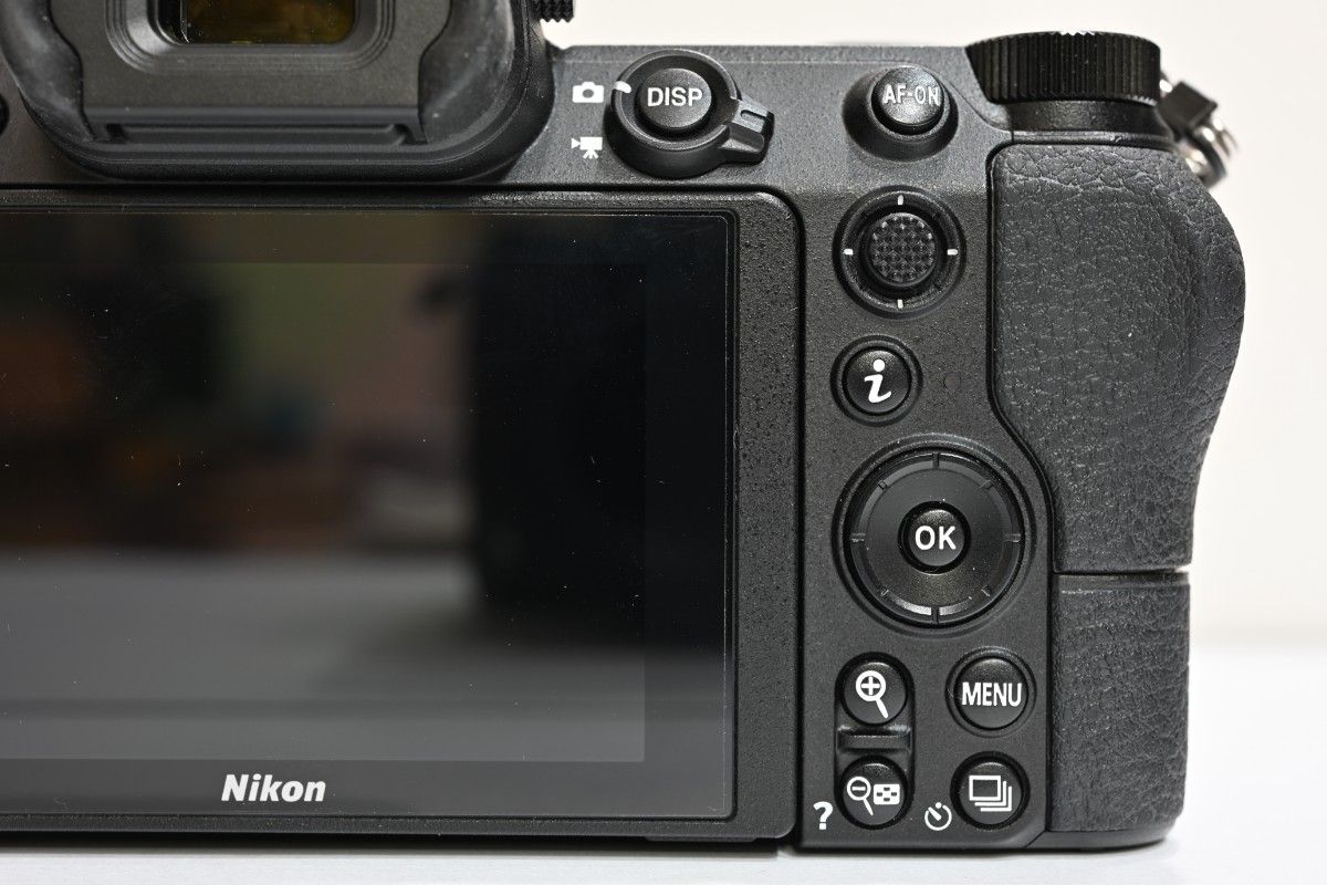 中古美品 Nikon Z7 ボディ 本体 電池 充電器 ストラップ ミラー 中古美品 Nikon Z7 ボディ 本体 電池 充電器 ストラップ ミラー