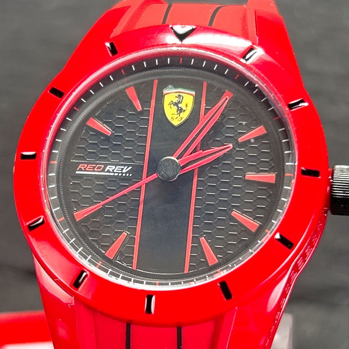 新品 Scuderia Ferrari スクーデリアフェラーリ 830494 腕時計 新品 Scuderia Ferrari スクーデリアフェラーリ 830494 腕時計
