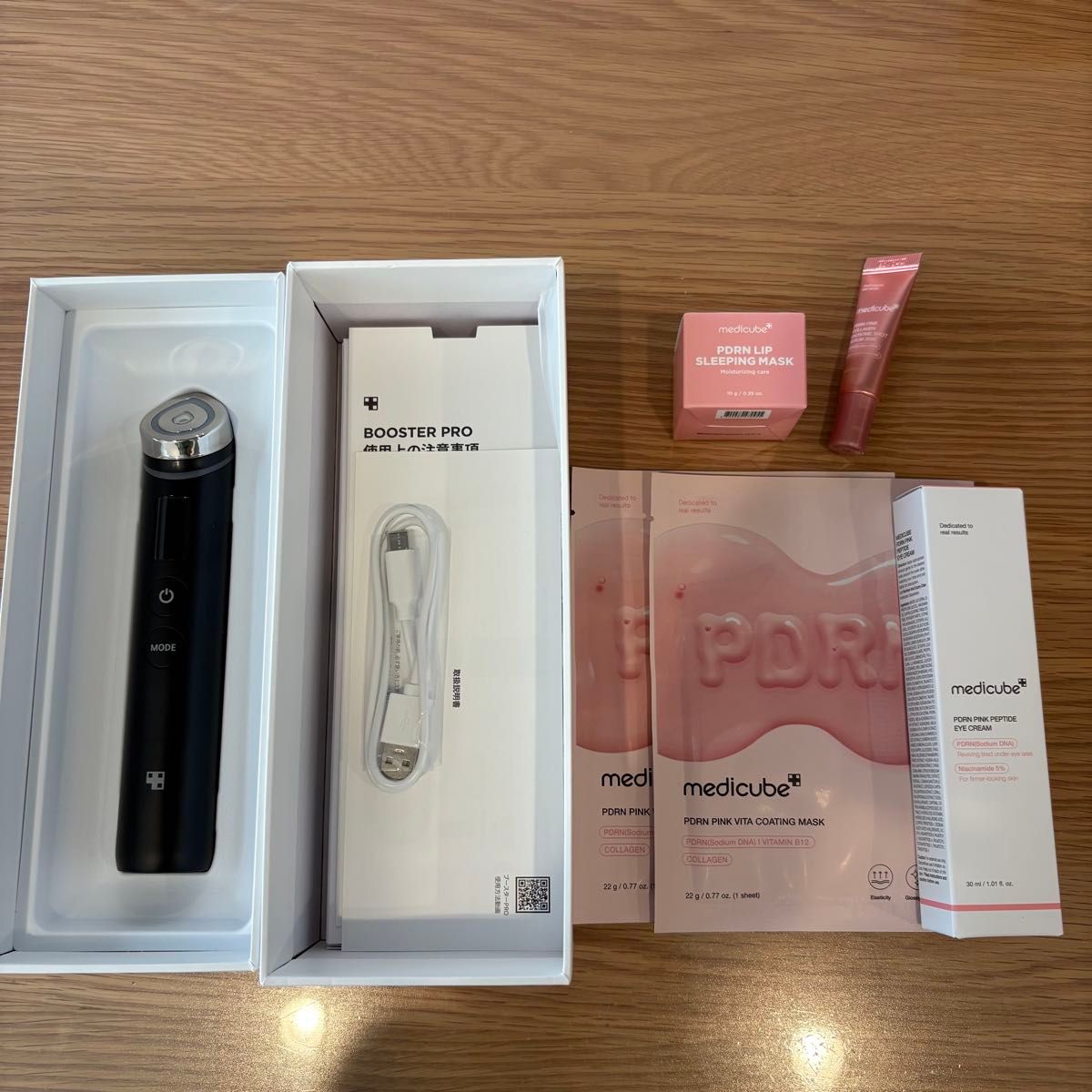 メディキューブ AGE-Rブースタープロ 美顔器 medicube ブラック メディキューブ AGE-Rブースタープロ 美顔器 medicube ブラック