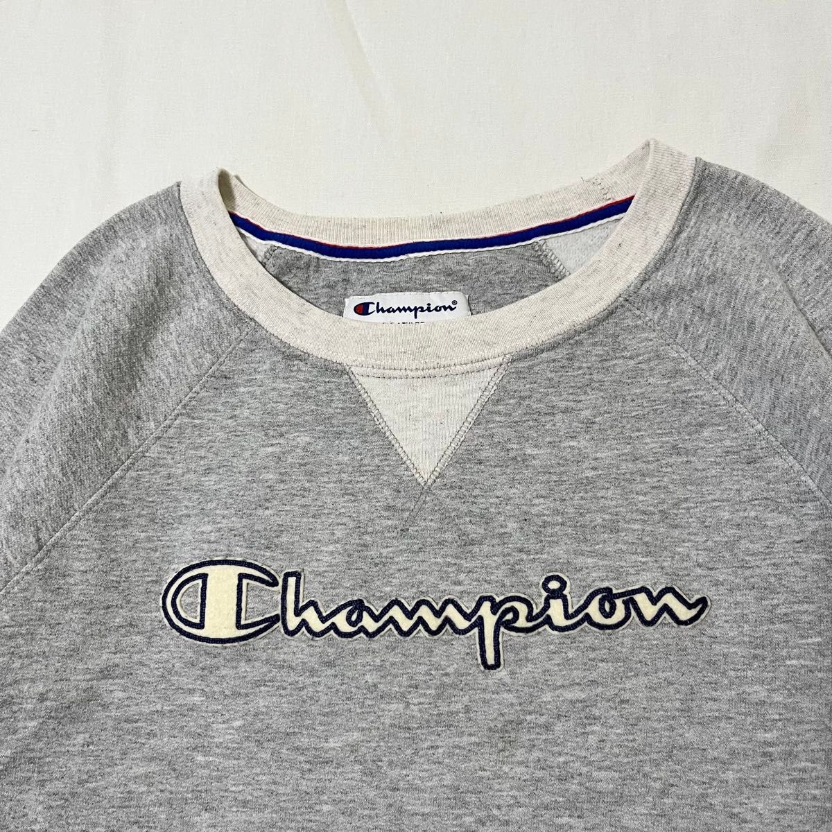 Champion 刺繍 ビッグロゴ 2トーン デザインスウェット ユニ Champion 刺繍 ビッグロゴ 2トーン デザインスウェット ユニ