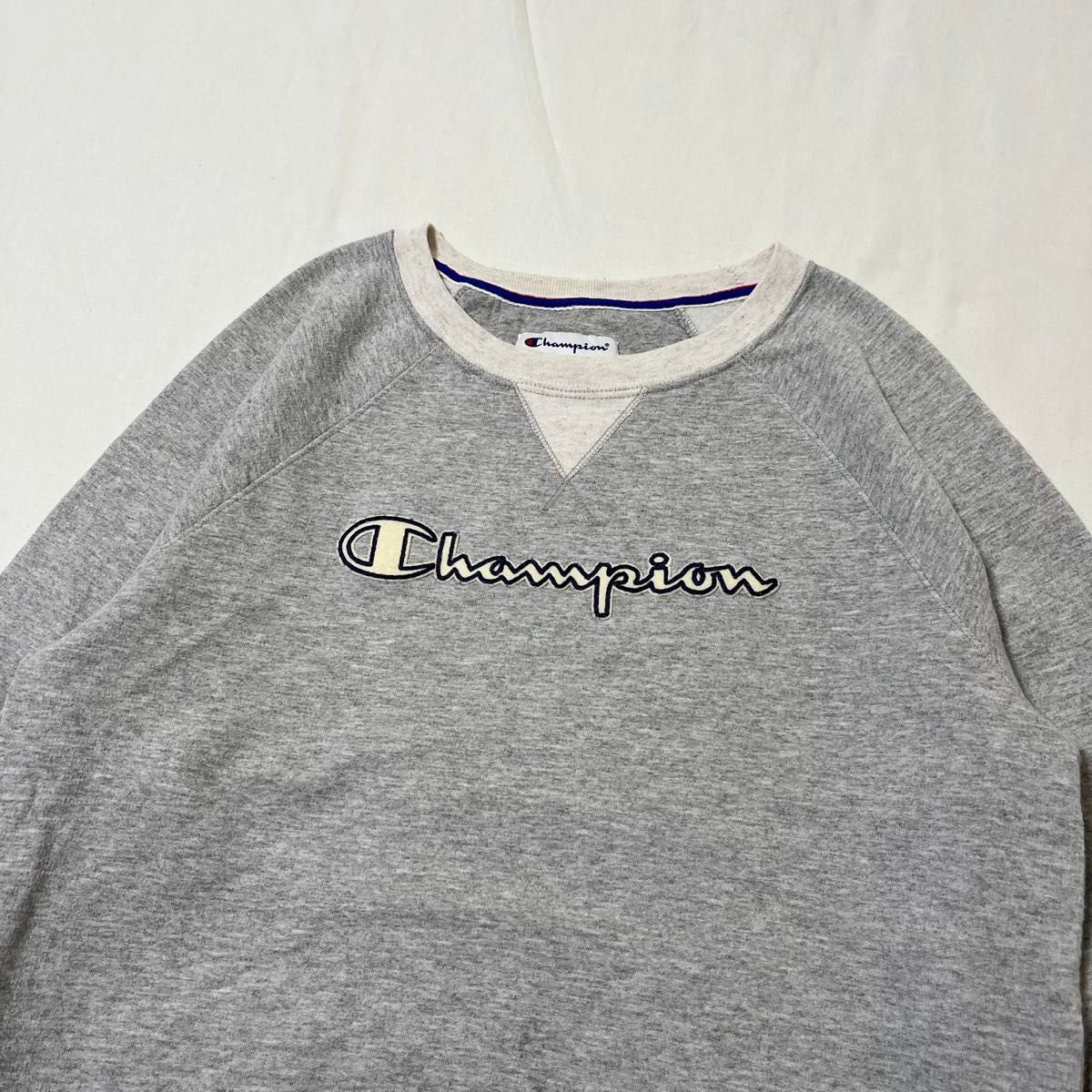 Champion 刺繍 ビッグロゴ 2トーン デザインスウェット ユニ Champion 刺繍 ビッグロゴ 2トーン デザインスウェット ユニ