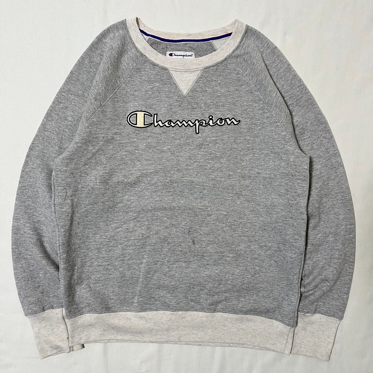 Champion 刺繍 ビッグロゴ 2トーン デザインスウェット ユニ Champion 刺繍 ビッグロゴ 2トーン デザインスウェット ユニ