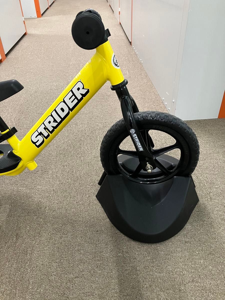 極美品】STRIDER SPORTS 12インチ ストライダー イエロー 黄色 極美品】STRIDER SPORTS 12インチ ストライダー イエロー 黄色