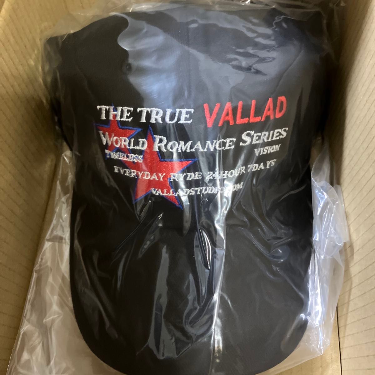 THE TRUE VALLAD キャップ WORLD ROMANCE SERIES 黒 未使用 THE TRUE VALLAD キャップ WORLD ROMANCE SERIES 黒 未使用
