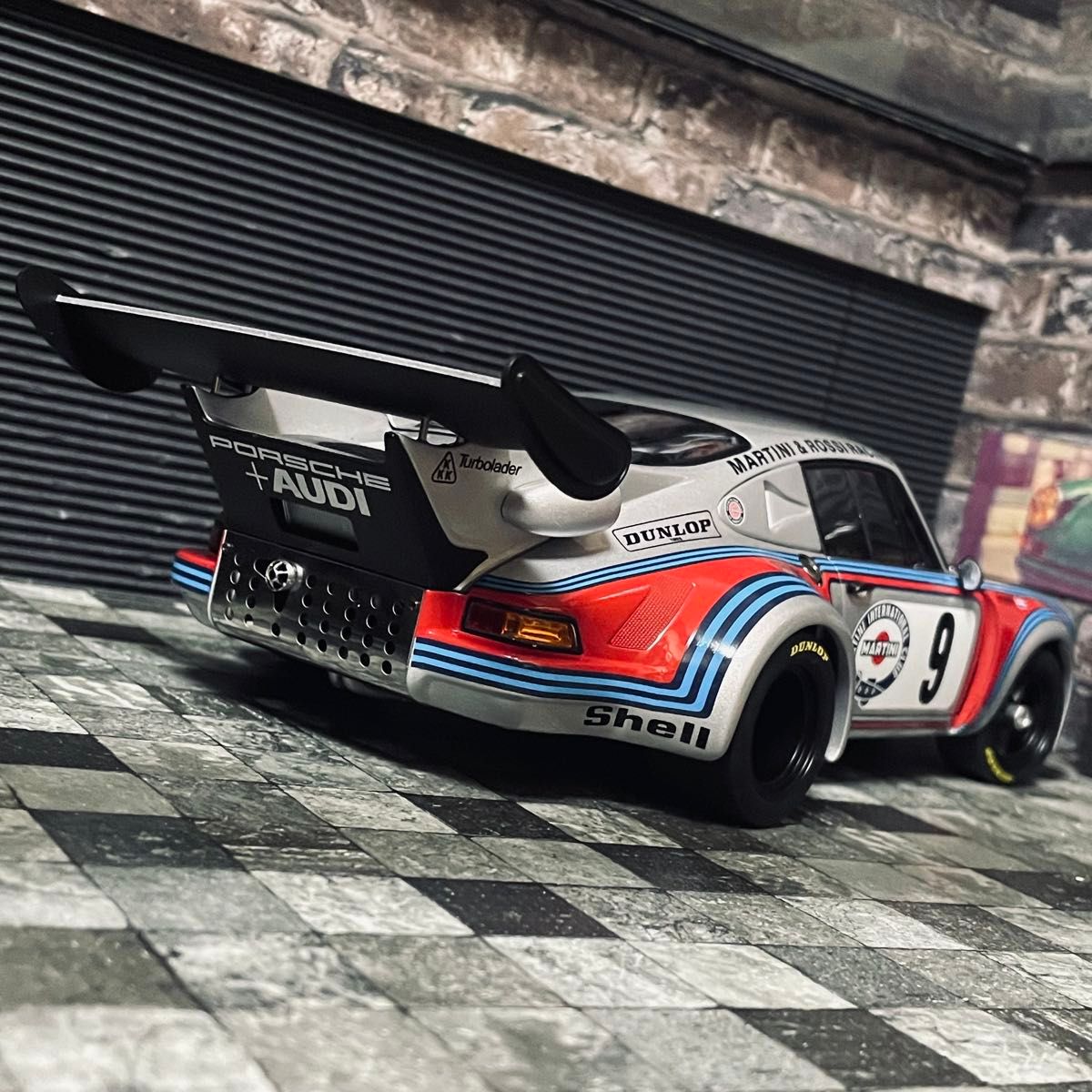 1/18 AUTOart ポルシェ 911 Carrera RSR Turbo|Yahoo!フリマ 1/18 AUTOart ポルシェ 911 Carrera RSR Turbo|Yahoo!フリマ