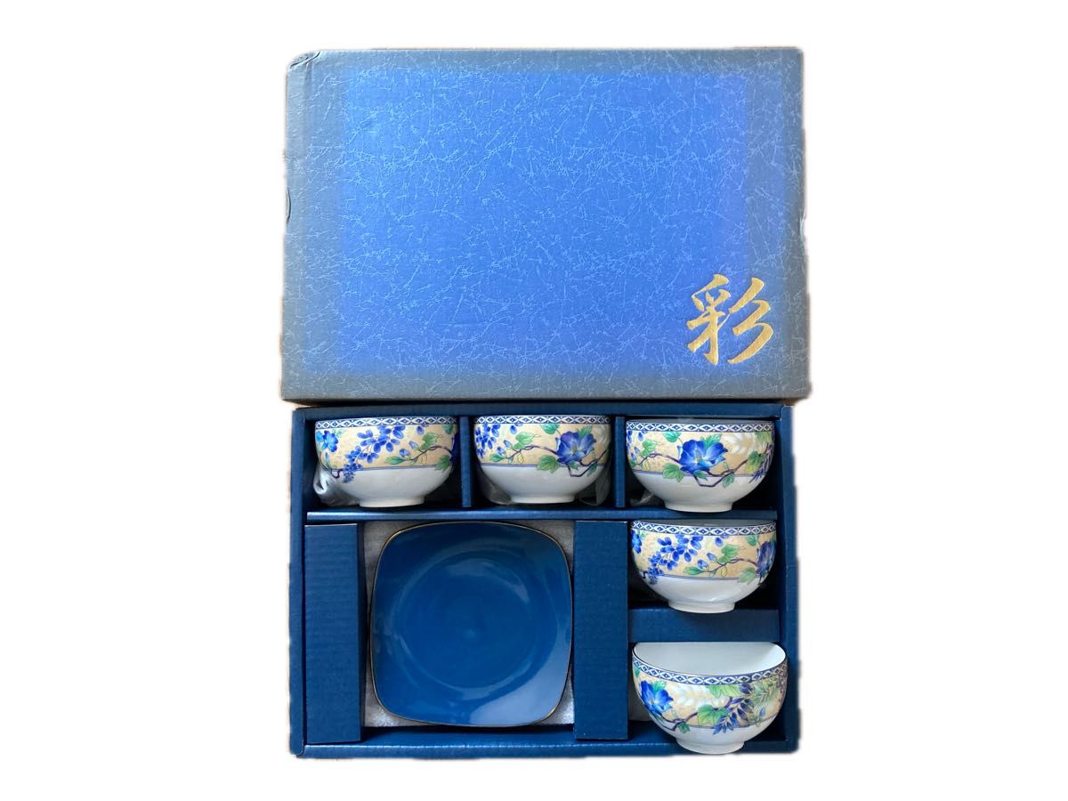 銀彩藍花 茶菓揃え 5個セット 湯呑みと小皿セット 花柄 金縁 銀彩藍花 茶菓揃え 5個セット 湯呑みと小皿セット 花柄 金縁