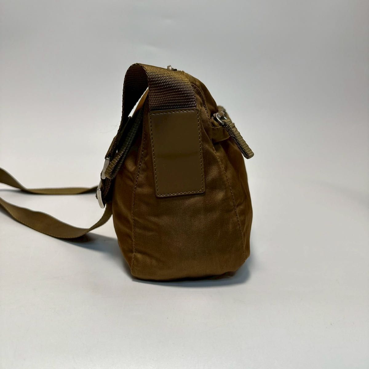 m01【美品】プラダ 三角ロゴ ナイロン レザー カメラバッグ m01【美品】プラダ 三角ロゴ ナイロン レザー カメラバッグ