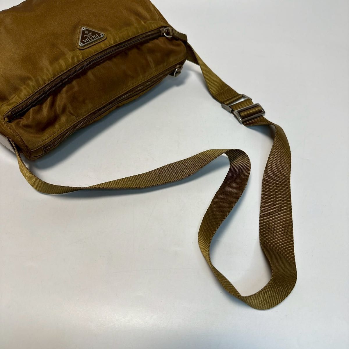 m01【美品】プラダ 三角ロゴ ナイロン レザー カメラバッグ m01【美品】プラダ 三角ロゴ ナイロン レザー カメラバッグ