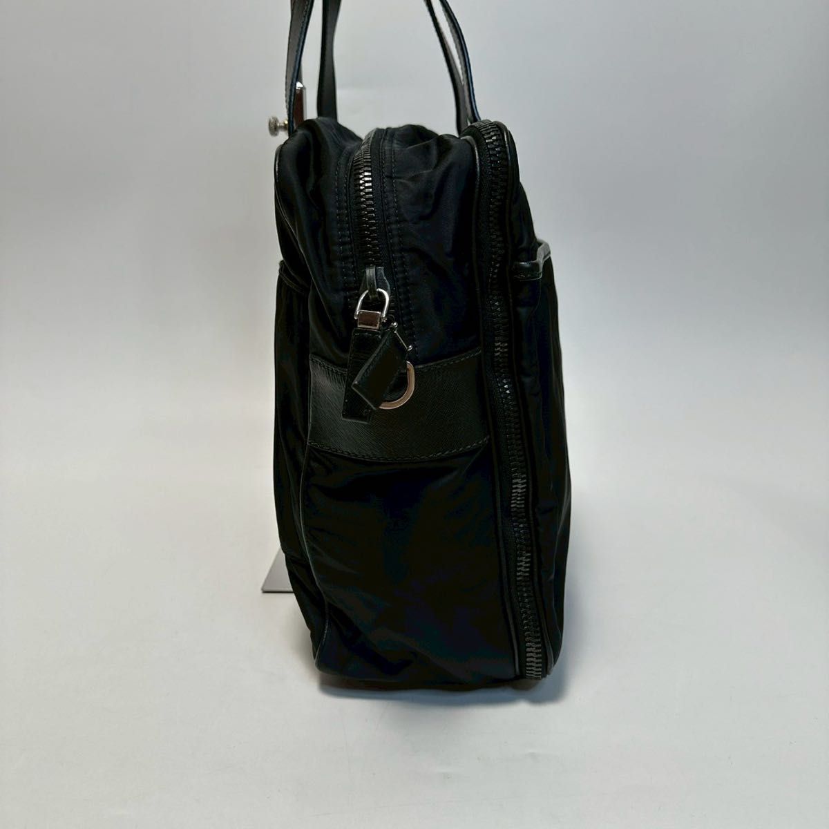 m29【美品】近年モデル プラダ 三角ロゴ ブラック2way ビジネス m29【美品】近年モデル プラダ 三角ロゴ ブラック2way ビジネス