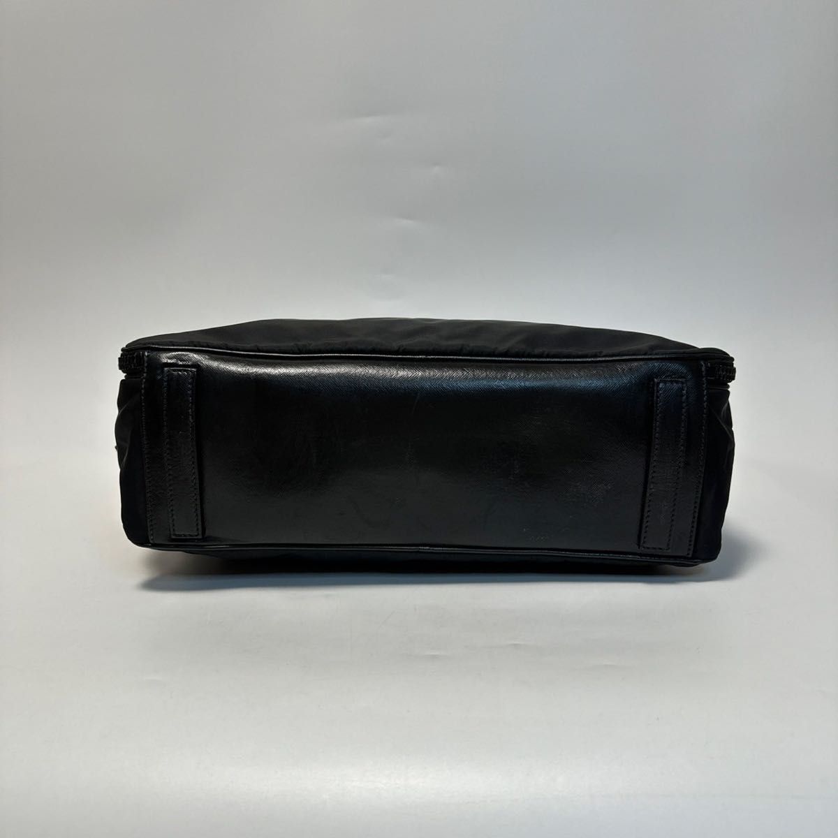m29【美品】近年モデル プラダ 三角ロゴ ブラック2way ビジネス m29【美品】近年モデル プラダ 三角ロゴ ブラック2way ビジネス