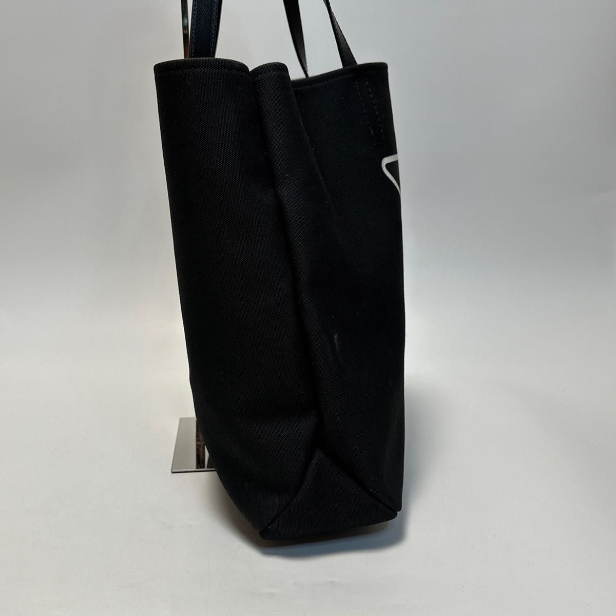 m30【美品】プラダ 三角ロゴ キャンバス ブラック モンキー m30【美品】プラダ 三角ロゴ キャンバス ブラック モンキー