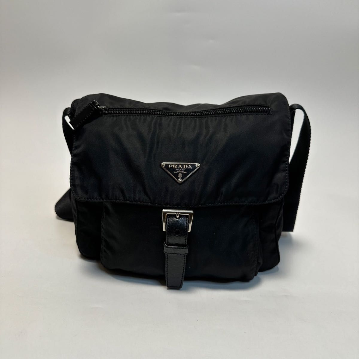 o37【極美品】プラダ 三角ロゴ ナイロン レザー ブラック o37【極美品】プラダ 三角ロゴ ナイロン レザー ブラック