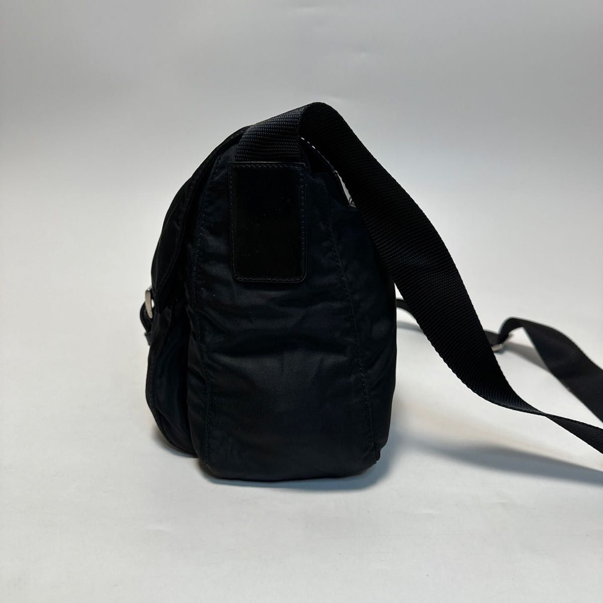 o37【極美品】プラダ 三角ロゴ ナイロン レザー ブラック o37【極美品】プラダ 三角ロゴ ナイロン レザー ブラック