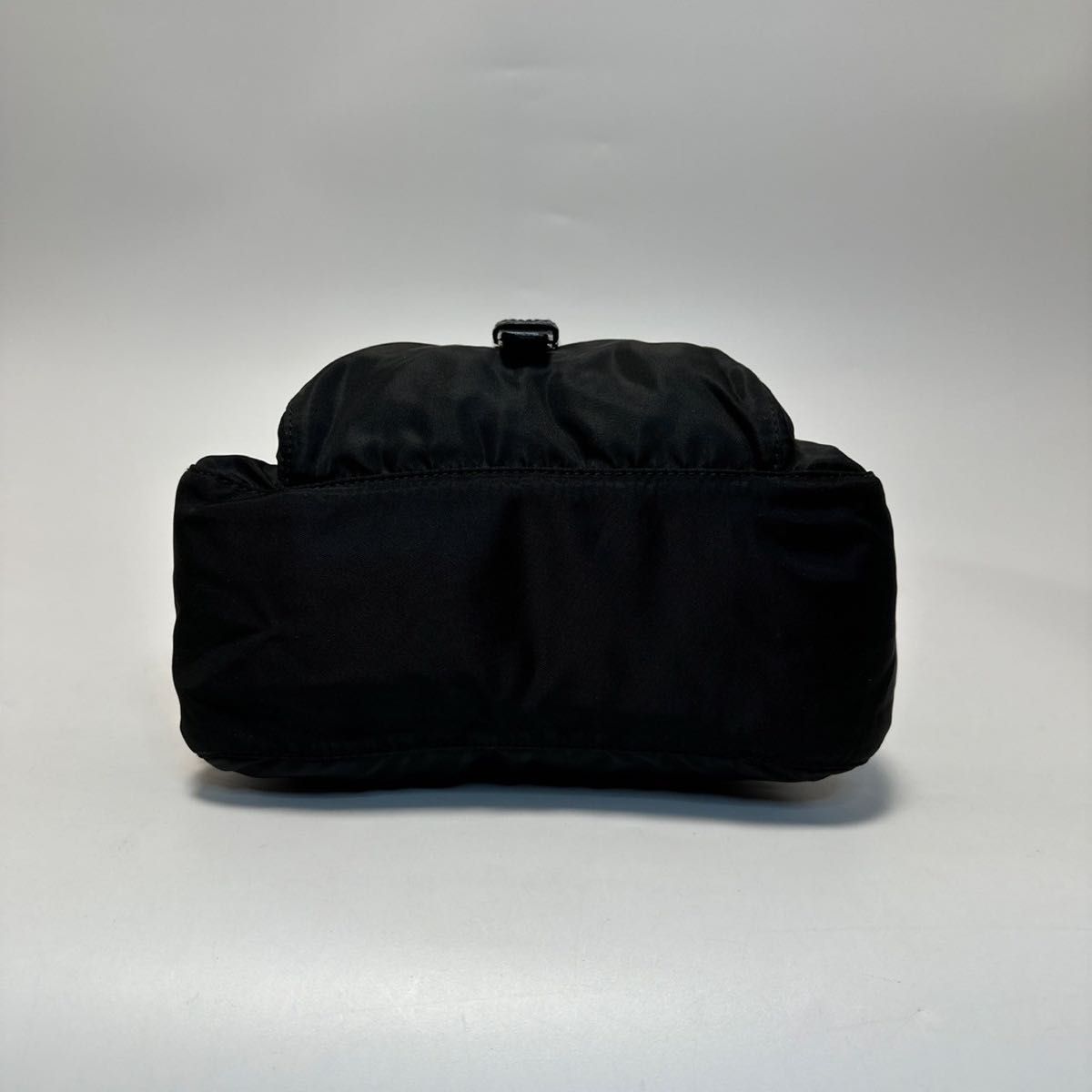 o37【極美品】プラダ 三角ロゴ ナイロン レザー ブラック o37【極美品】プラダ 三角ロゴ ナイロン レザー ブラック