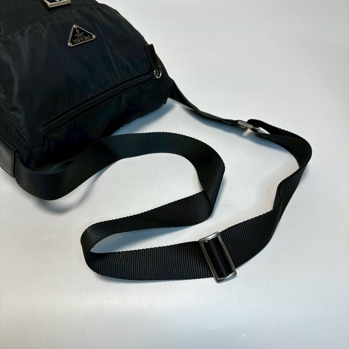 o37【極美品】プラダ 三角ロゴ ナイロン レザー ブラック o37【極美品】プラダ 三角ロゴ ナイロン レザー ブラック
