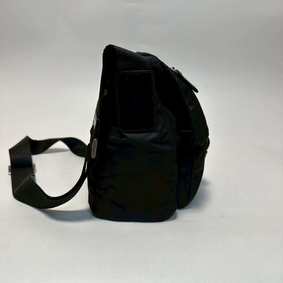 o37【極美品】プラダ 三角ロゴ ナイロン レザー ブラック o37【極美品】プラダ 三角ロゴ ナイロン レザー ブラック