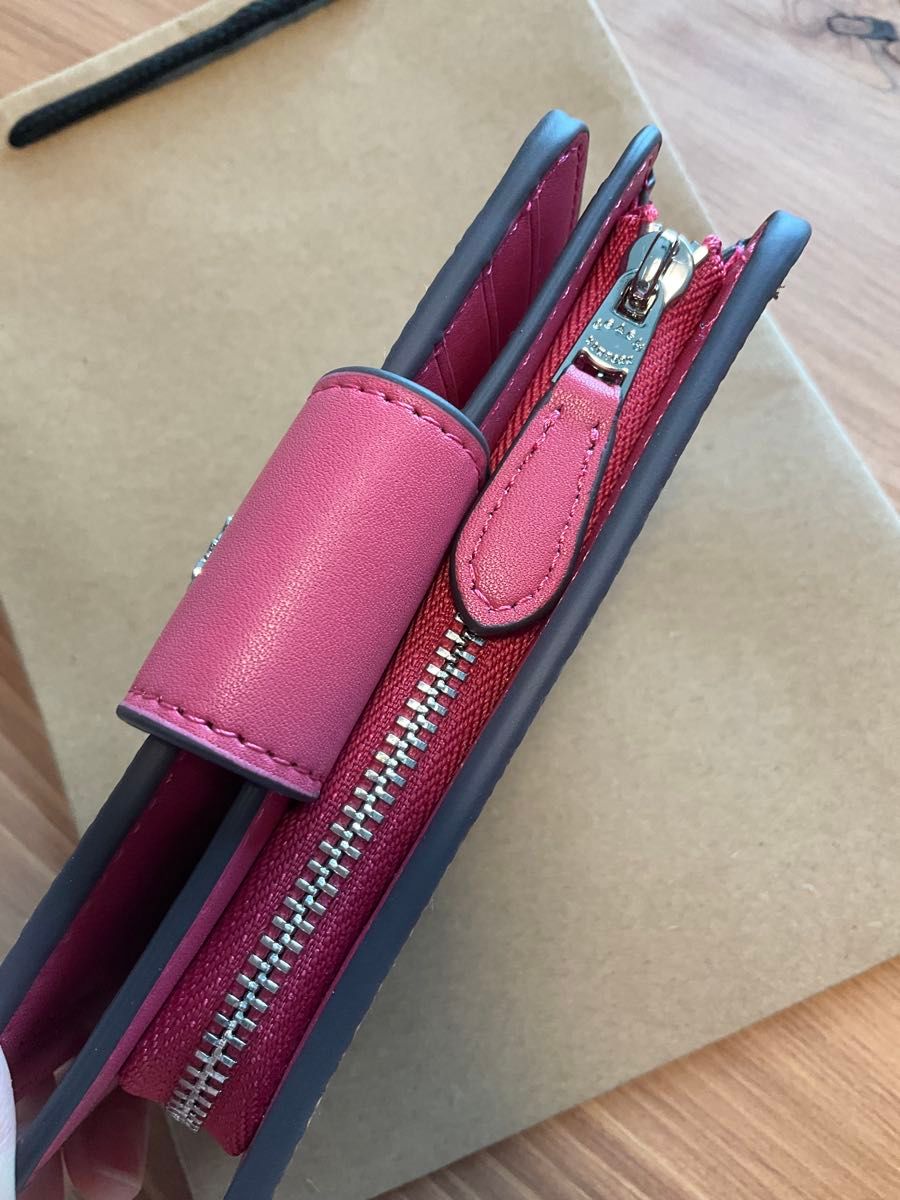 新品 コーチ COACH 二つ折り財布 シグネチャー リボン 新品 コーチ COACH 二つ折り財布 シグネチャー リボン