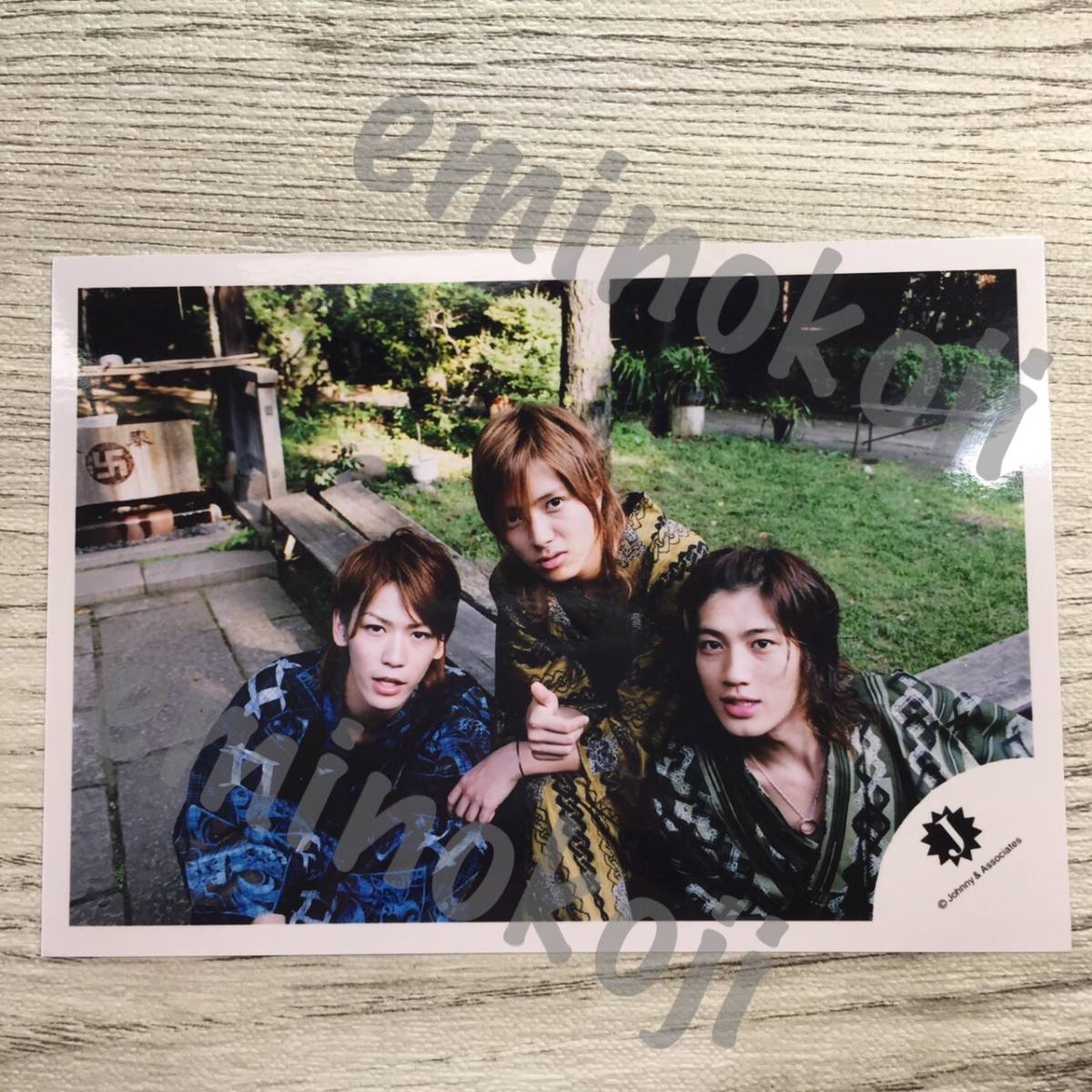 ヤフオク 即決 公式写真 3023 Kat Tun 亀梨和也 赤西仁 ヤフオク 即決 公式写真 3023 Kat Tun 亀梨和也 赤西仁