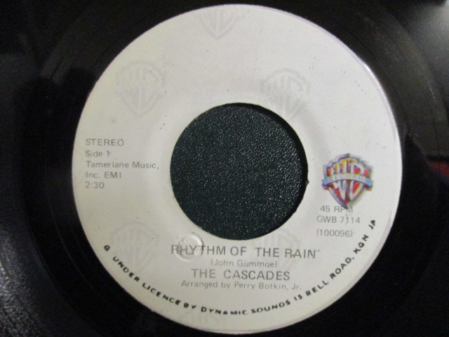 The Cascades ： Rhythm Of The Rain 7'' / 45s ★ 60's Pops / Jamaica再発 ジャマイカ盤 ☆ c/w The Last Leaf // 落札5点で送料無料_画像1