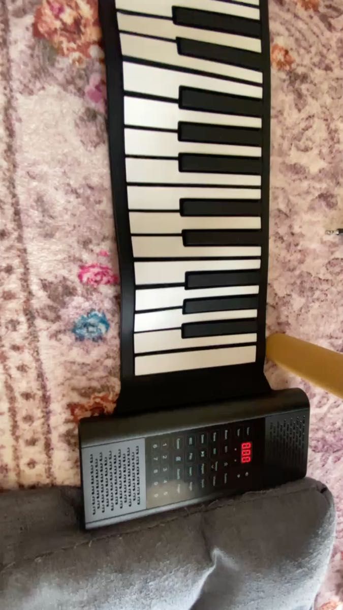 新品 88キーロールアップ電子ピアノ、デュアルスピーカーを備えた初心者向け