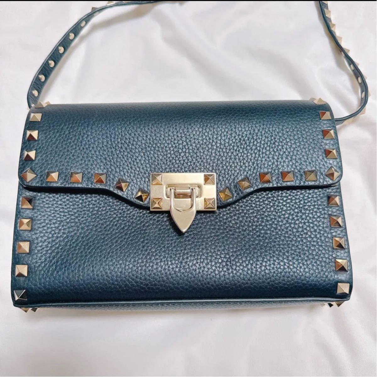 VALENTINO ロックスタッズショルダーバッグ ブラック|Yahoo VALENTINO ロックスタッズショルダーバッグ ブラック|Yahoo