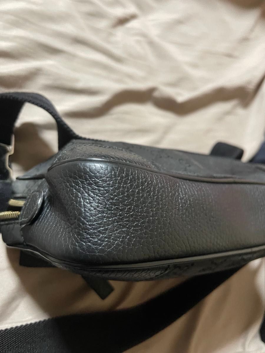 GUCCI グッチ 正規品 ウエストポーチ 黒 箱 保存袋付き ボディ GUCCI グッチ 正規品 ウエストポーチ 黒 箱 保存袋付き ボディ