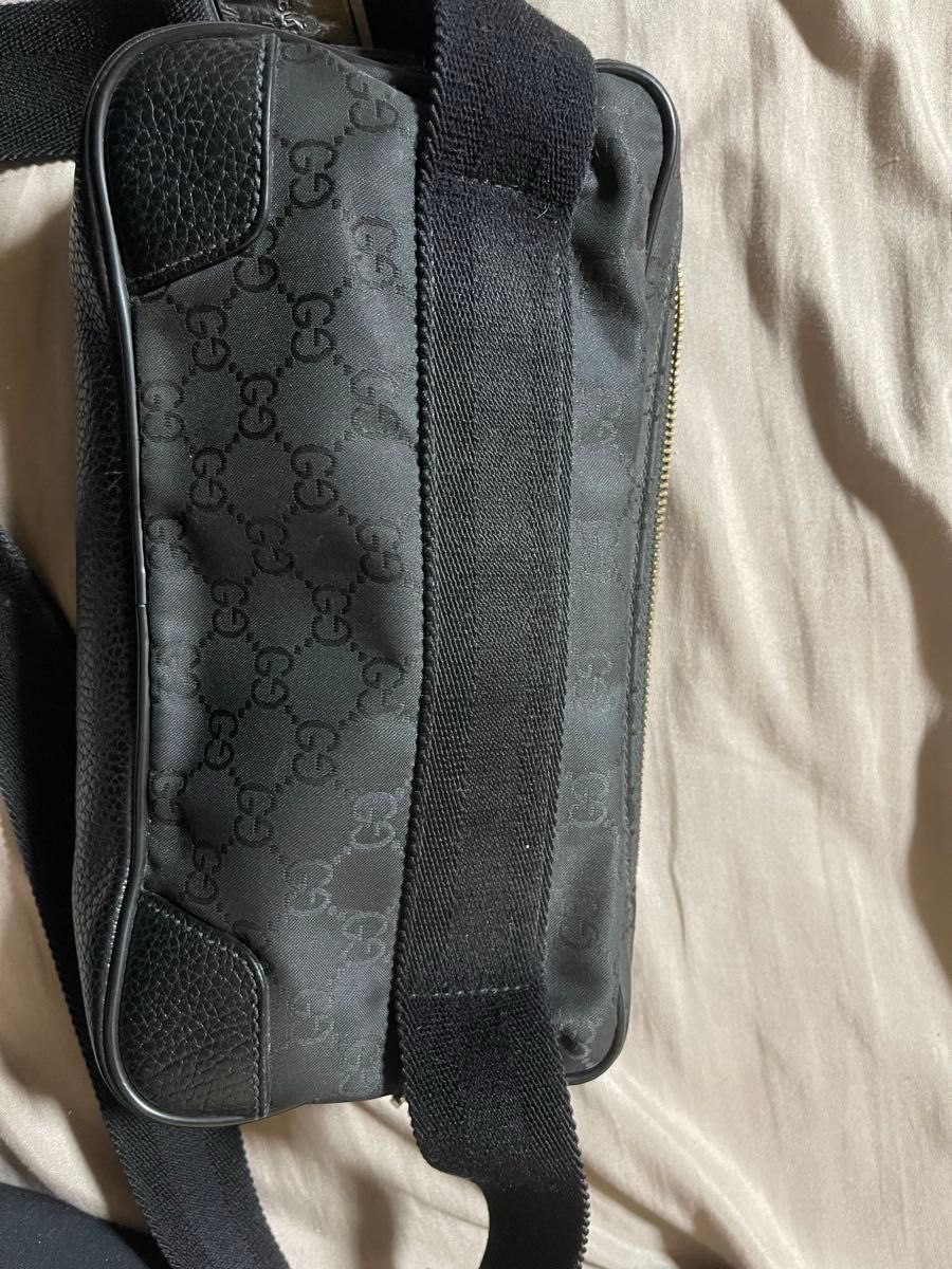 GUCCI グッチ 正規品 ウエストポーチ 黒 箱 保存袋付き ボディ GUCCI グッチ 正規品 ウエストポーチ 黒 箱 保存袋付き ボディ