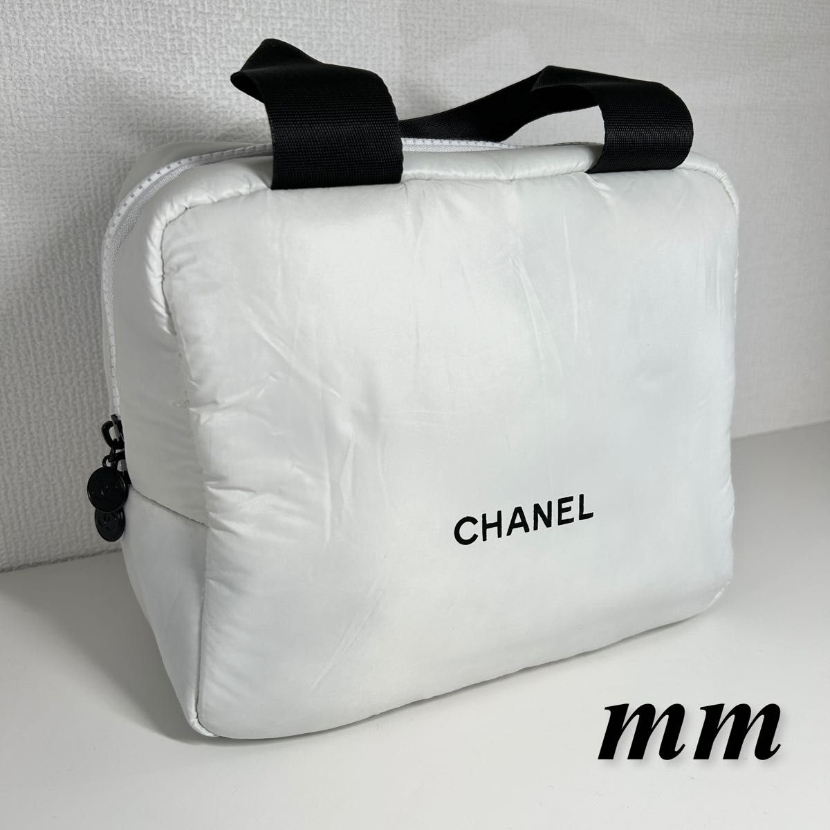 CHANEL シャネル ノベルティ ミニバッグ 白 ポーチ 正規品 ミニ CHANEL シャネル ノベルティ ミニバッグ 白 ポーチ 正規品 ミニ