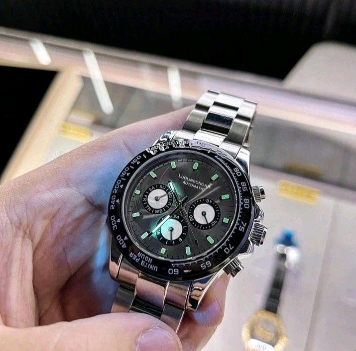 自動巻き機械式 クロノグラフ腕時計 防水 文字盤ブラック ベゼル 自動巻き機械式 クロノグラフ腕時計 防水 文字盤ブラック ベゼル