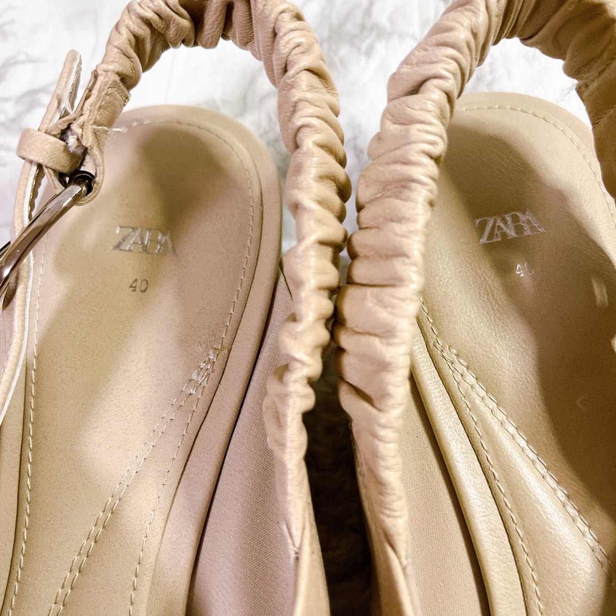 極美品 ZARA ザラ ソフトレザーフラットシューズ 40 ベージュ 極美品 ZARA ザラ ソフトレザーフラットシューズ 40 ベージュ