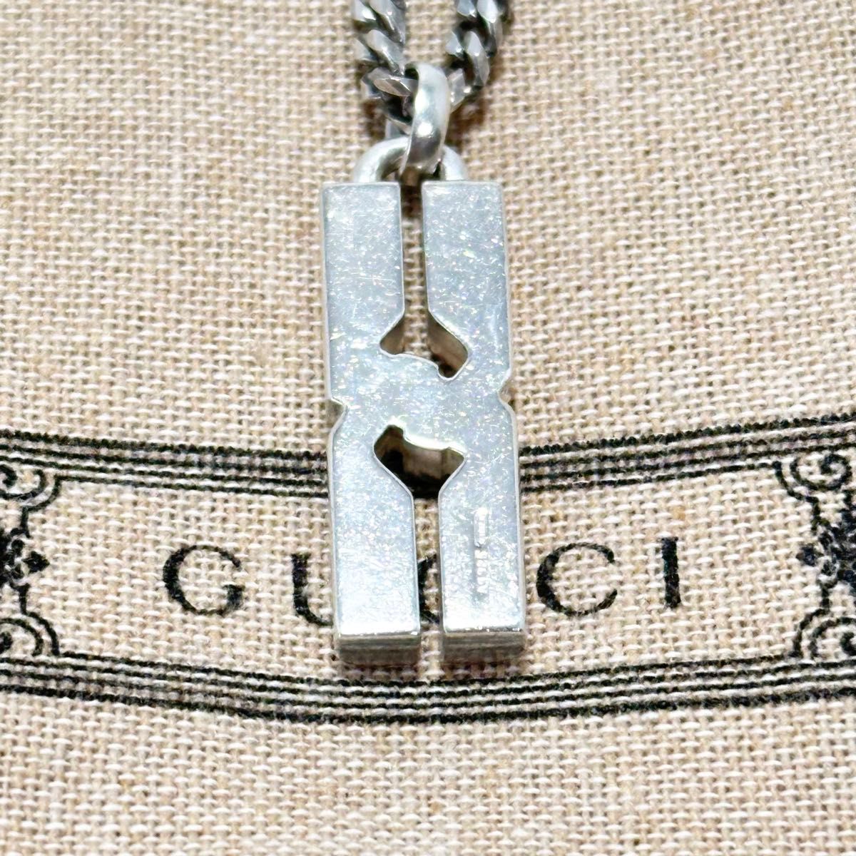 GUCCI グッチ インフィニティ バー プレート ペンダント GUCCI グッチ インフィニティ バー プレート ペンダント