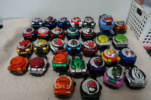 仮面ライダー鎧武 ロックシード 30個セット チェリーエナジー スイカ ドリアン オレンジ ブラッドオレンジ カチドキ ライダーロックシード_画像1