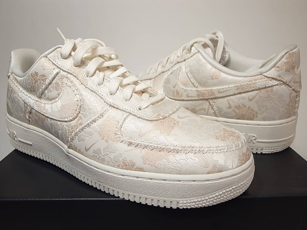 [ free shipping ]NIKE AIR FORCE 1 \'07 PRM 3 Air Force 1 premium floral print swoshuSWOOSH pearl satin AT4144-100 US11/29cm new goods 