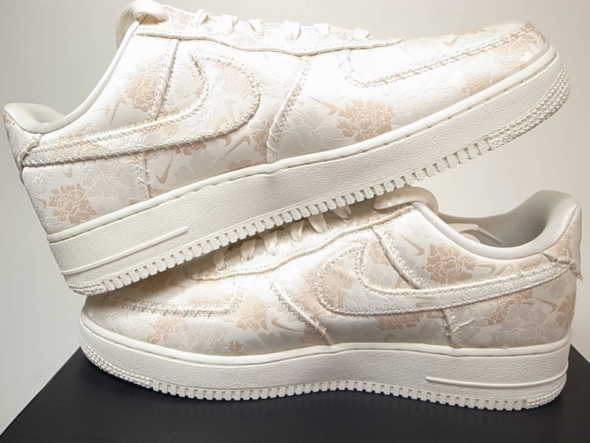 [ free shipping ]NIKE AIR FORCE 1 \'07 PRM 3 Air Force 1 premium floral print swoshuSWOOSH pearl satin AT4144-100 US11/29cm new goods 