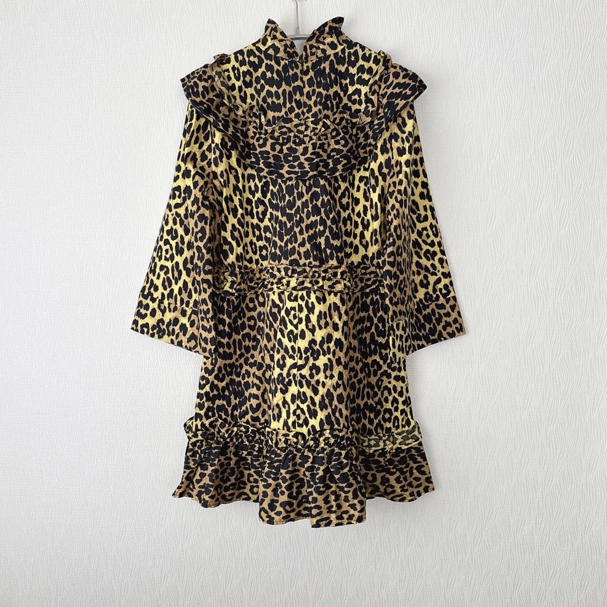 新品】GANNI ガニー レオパード フリル シャツワンピース|Yahoo 新品】GANNI ガニー レオパード フリル シャツワンピース|Yahoo
