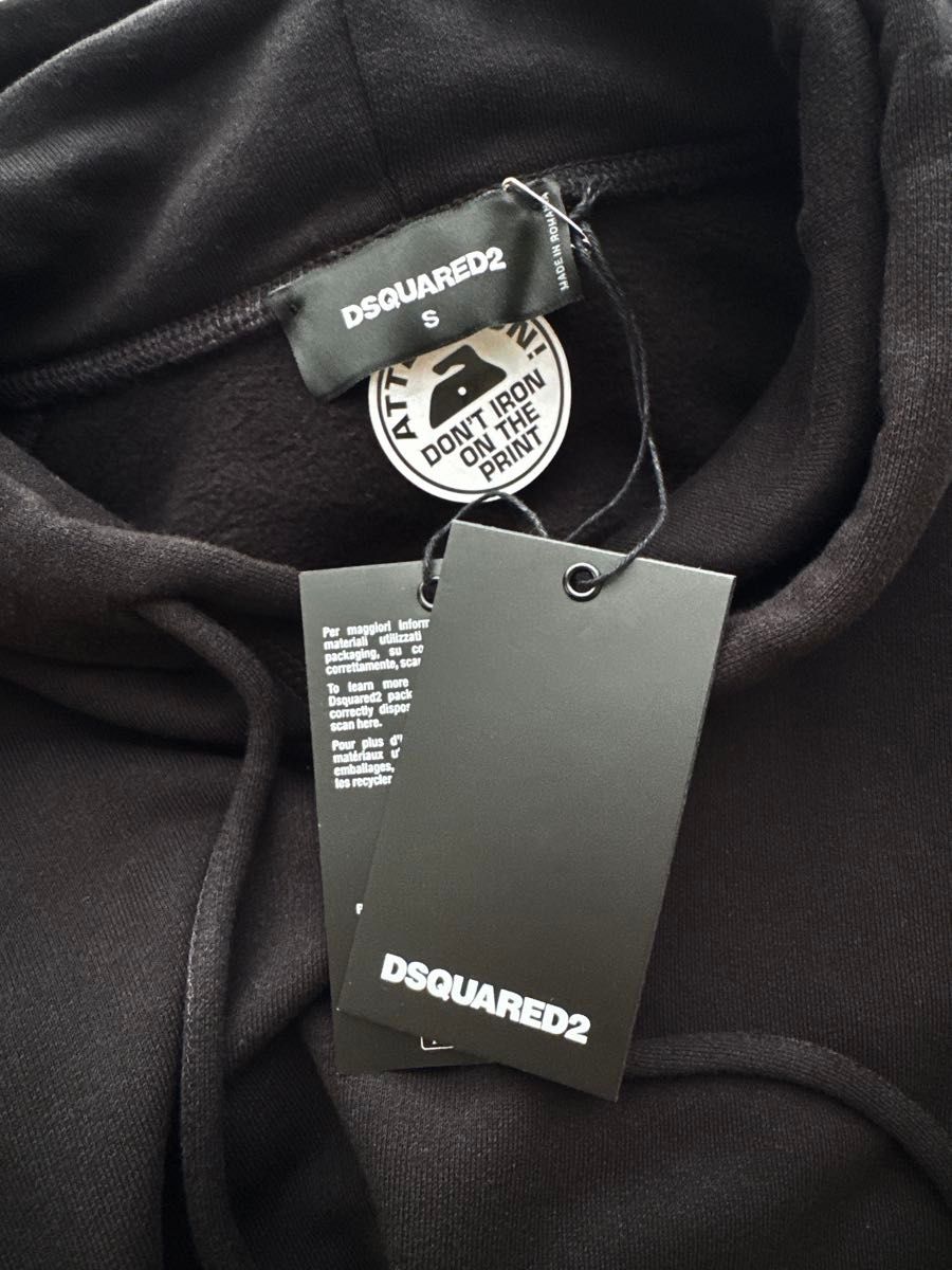 新品】DSQUARED2 ディースクエアード ロゴ ブラック パーカー 新品】DSQUARED2 ディースクエアード ロゴ ブラック パーカー