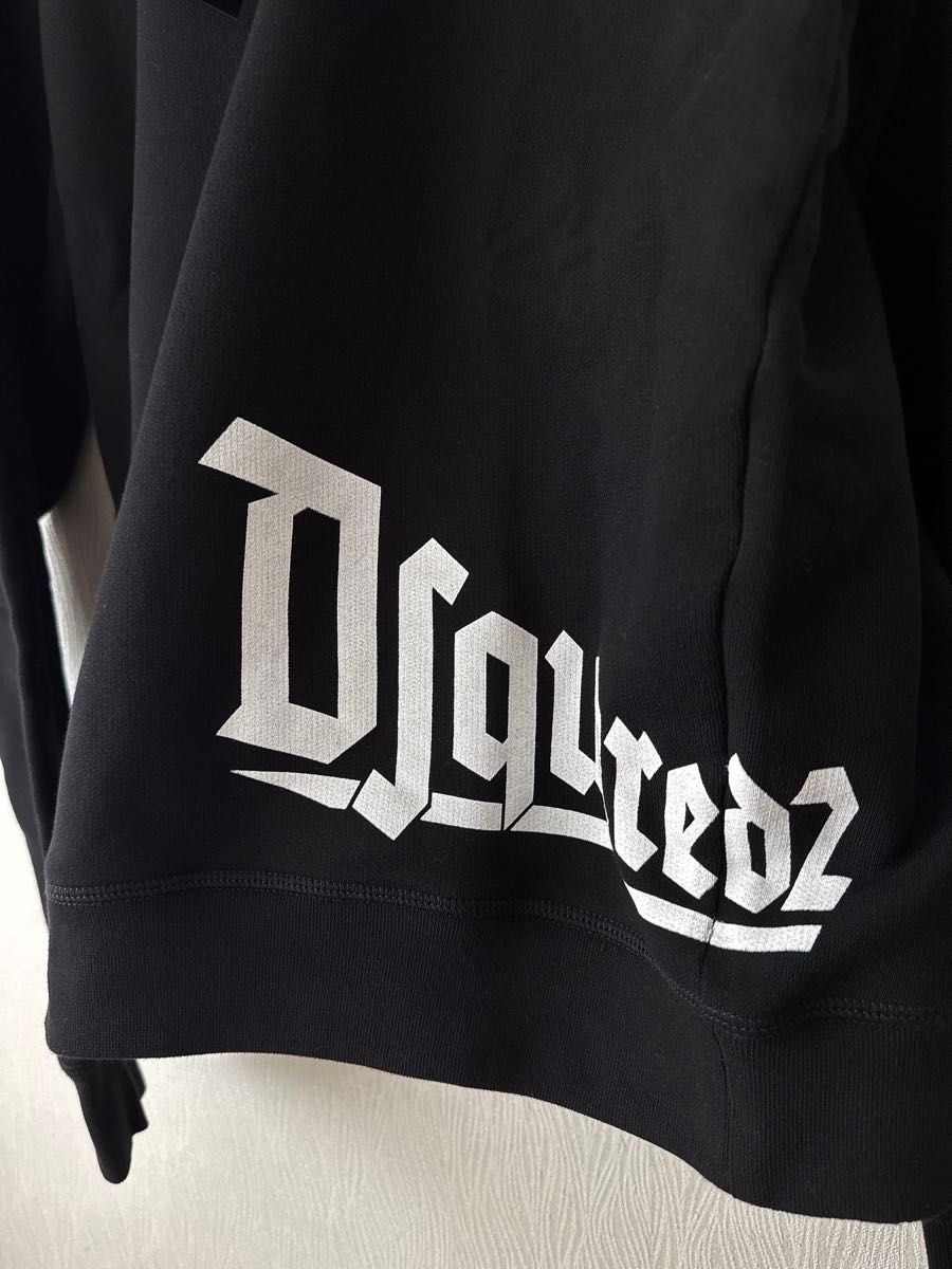 新品】DSQUARED2 ディースクエアード ロゴ ブラック パーカー 新品】DSQUARED2 ディースクエアード ロゴ ブラック パーカー