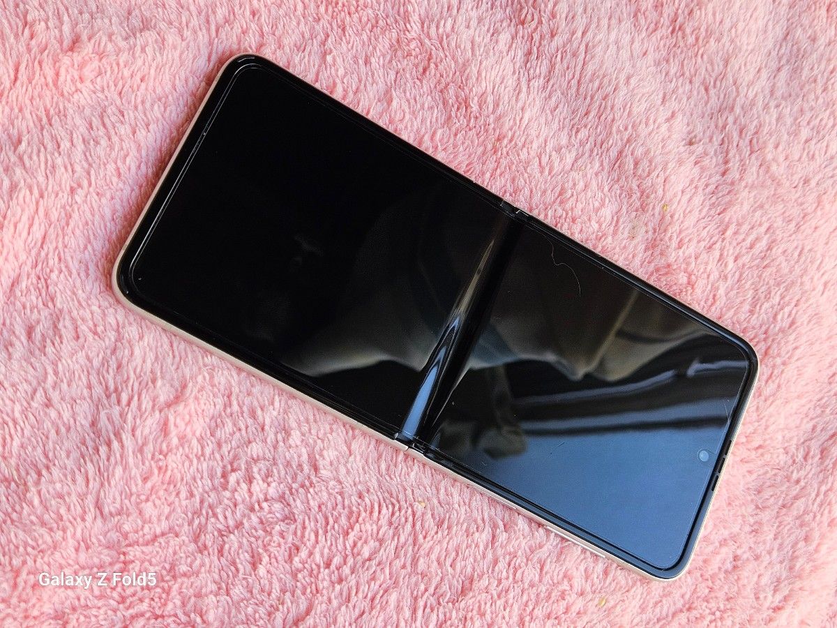 ジャンク品 Galaxy Z Flip3 5G SCG12 クリーム色 本体|Yahoo ジャンク品 Galaxy Z Flip3 5G SCG12 クリーム色 本体|Yahoo