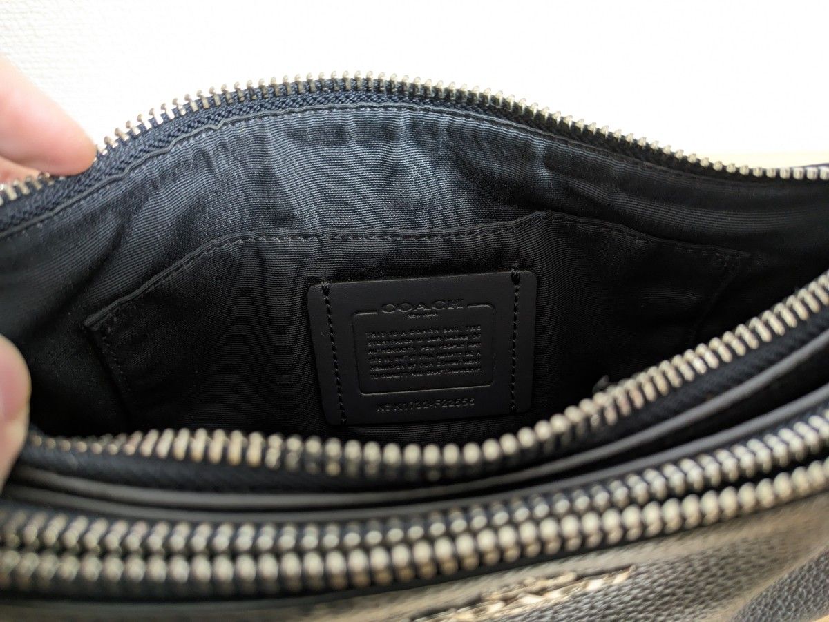 美品 】COACH ショルダーバッグ レザー スタッズ ダークネイビー 美品 】COACH ショルダーバッグ レザー スタッズ ダークネイビー