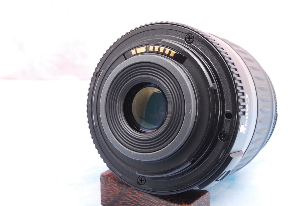 Canon EOS Kiss X7 一眼レフカメラ 望遠レンズ付Wレンズ 小型 Canon EOS Kiss X7 一眼レフカメラ 望遠レンズ付Wレンズ 小型
