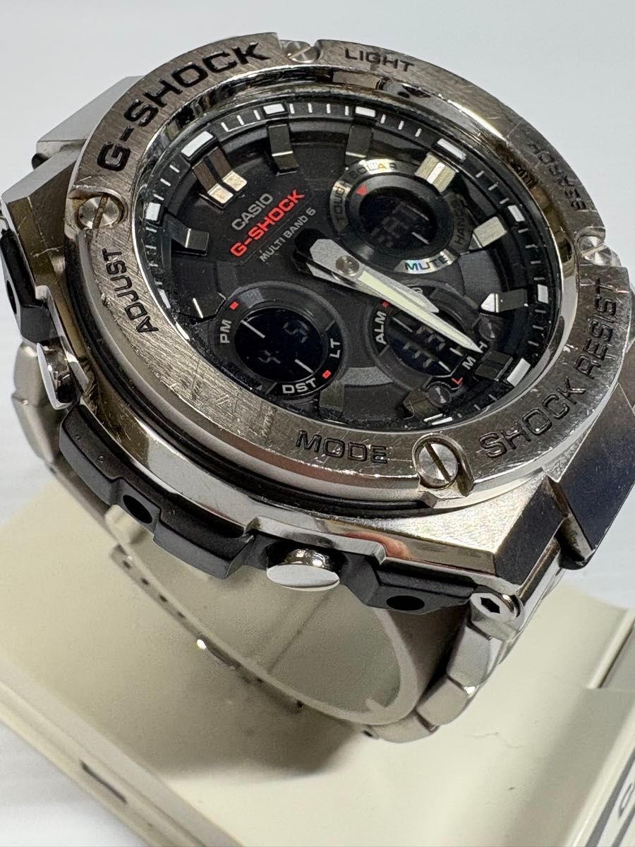 お買得品 箱付・CASIO・G-SHOCK・Gスチール・GSTーW110・SSバンド お買得品 箱付・CASIO・G-SHOCK・Gスチール・GSTーW110・SSバンド