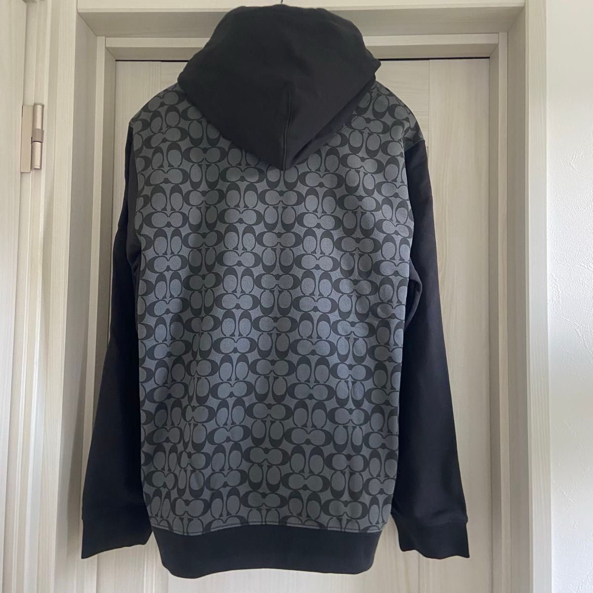 XL/メンズ COACH コーチ シグネチャーフーディ 黒 ロゴ XL/メンズ COACH コーチ シグネチャーフーディ 黒 ロゴ
