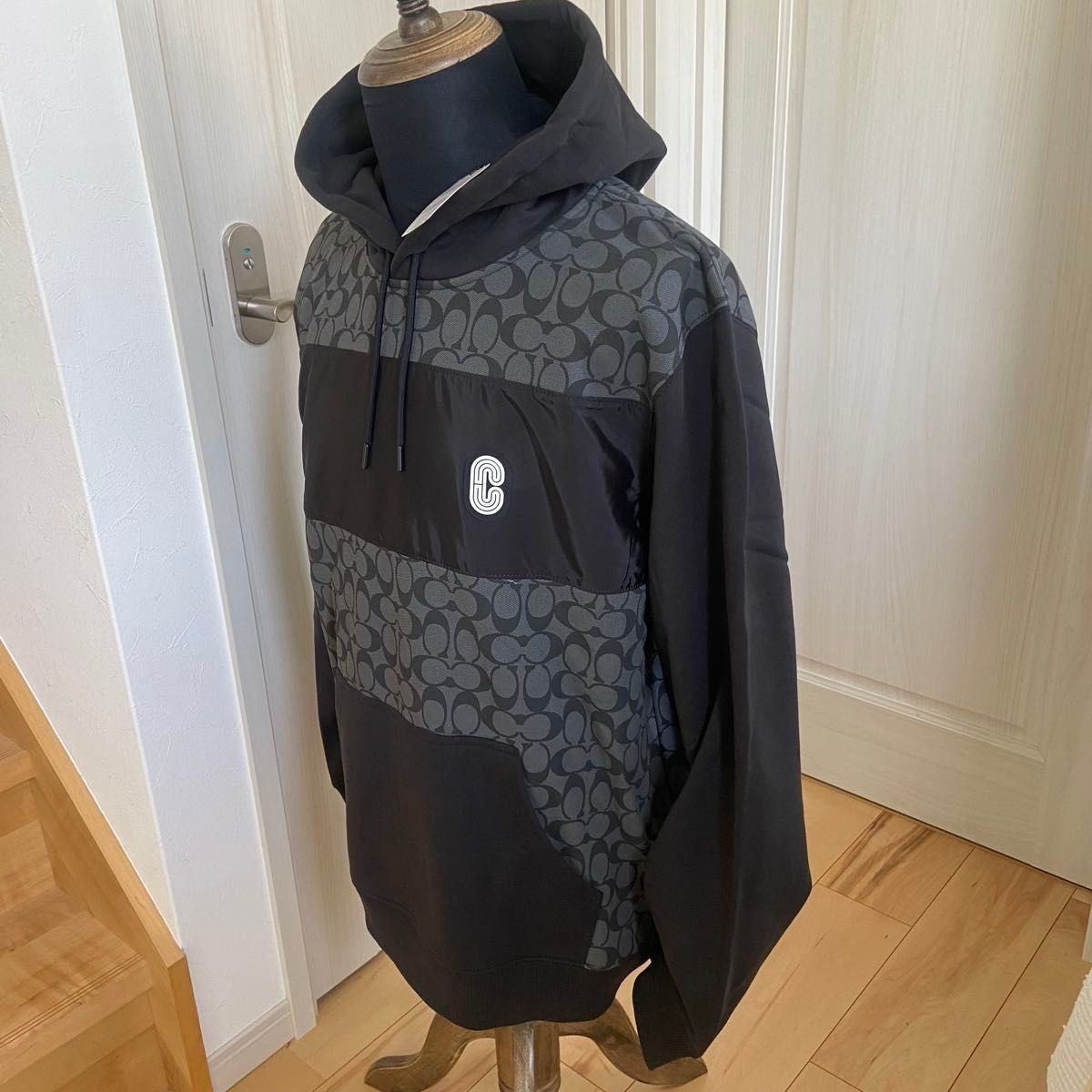 XL/メンズ COACH コーチ シグネチャーフーディ 黒 ロゴ XL/メンズ COACH コーチ シグネチャーフーディ 黒 ロゴ