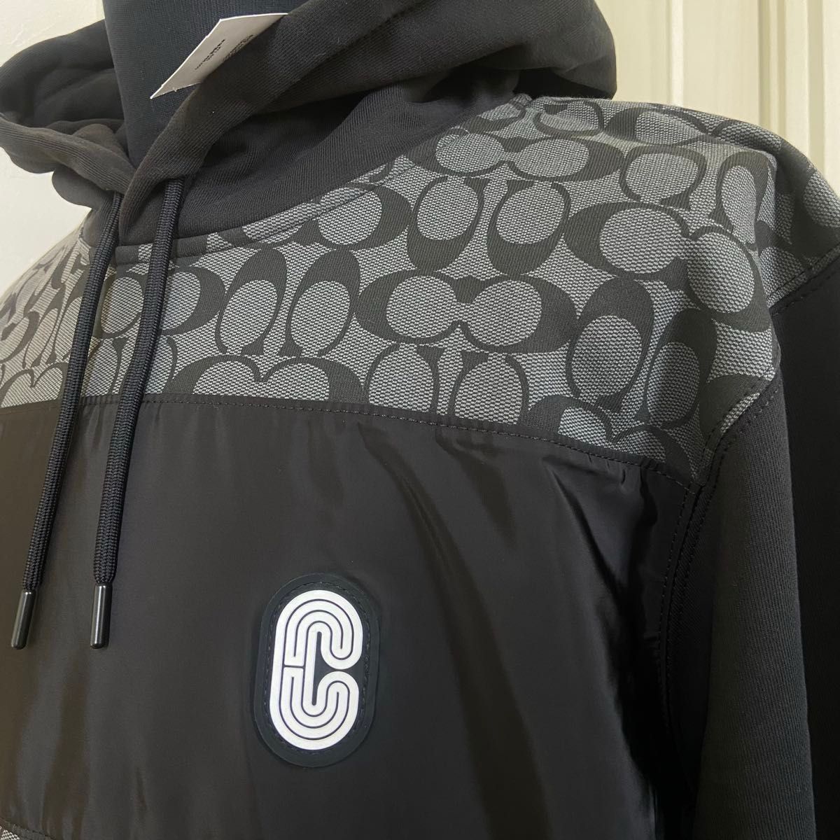 XL/メンズ COACH コーチ シグネチャーフーディ 黒 ロゴ XL/メンズ COACH コーチ シグネチャーフーディ 黒 ロゴ