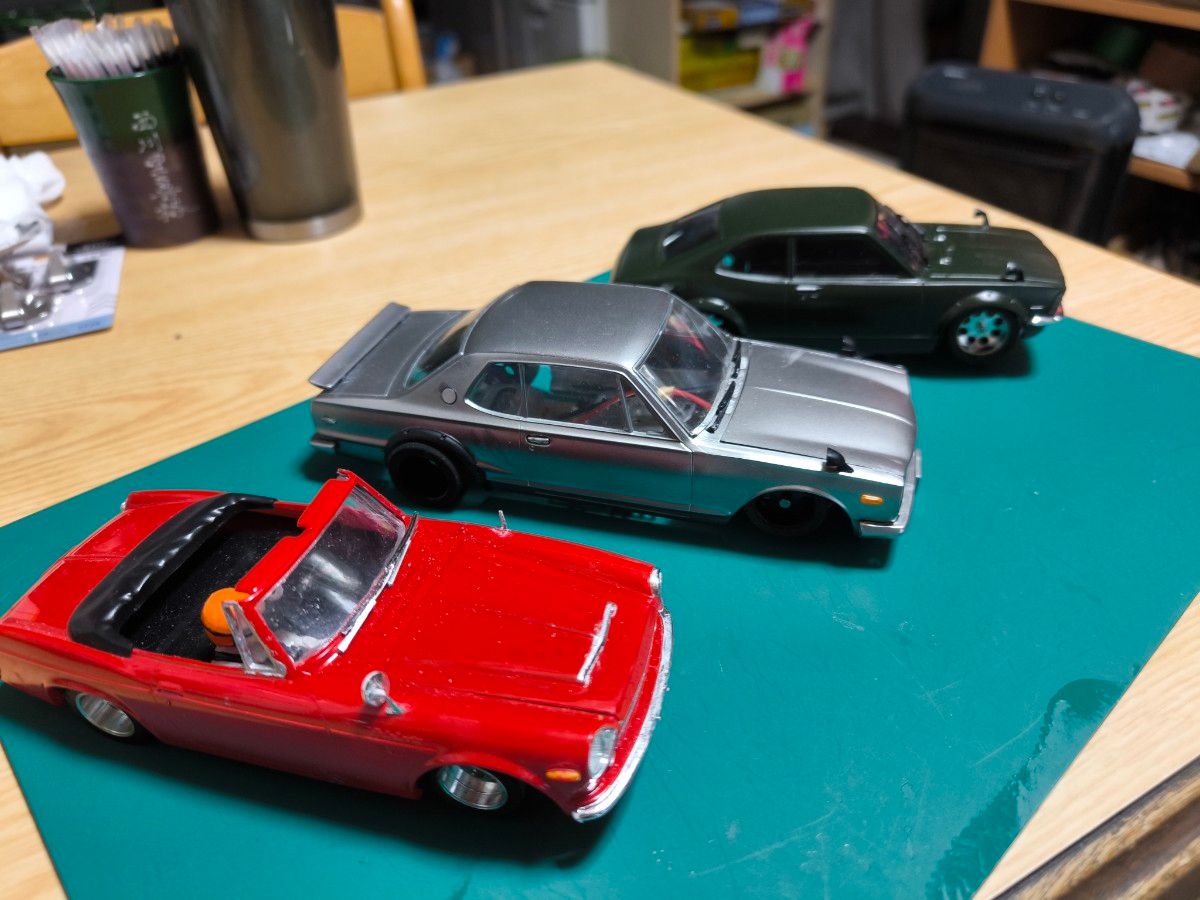 1/24スケール旧車スロットカー3台とトヨタS8 トヨタ2000GTボディ 1/24スケール旧車スロットカー3台とトヨタS8 トヨタ2000GTボディ