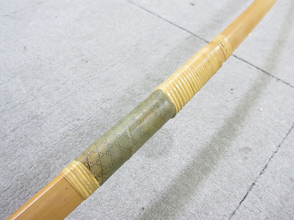 Z043-S3-16842□ 二十四代 楠見蔵吉 創作 竹弓 弓道 全長約214cm Z043-S3-16842□ 二十四代 楠見蔵吉 創作 竹弓 弓道 全長約214cm